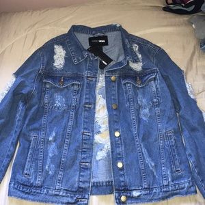 Distressed jean jacket 💥